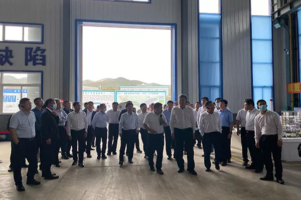 內(nèi)蒙古自治區(qū)黨委常委、通遼市委書(shū)記孟憲東攜考察團(tuán)到一諾環(huán)境考察指導(dǎo)